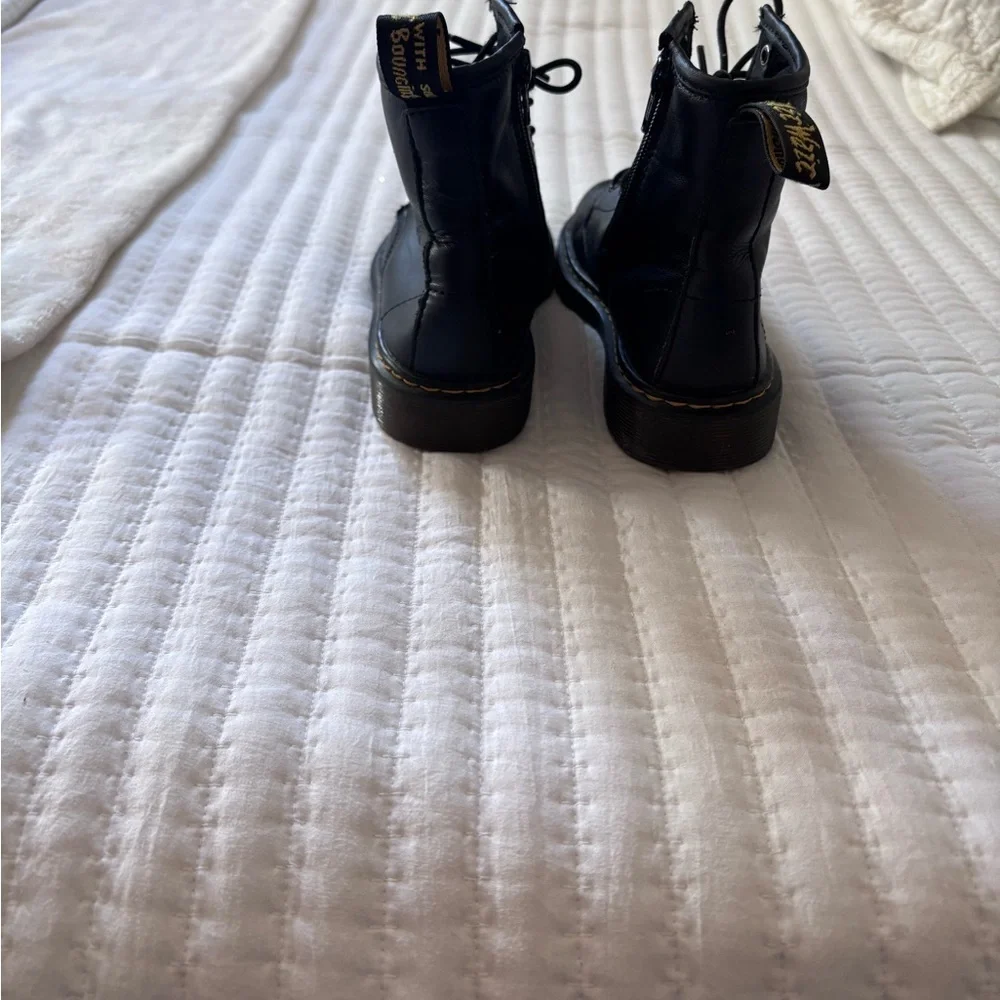 : : DR. MARTENS Kids Boots : :